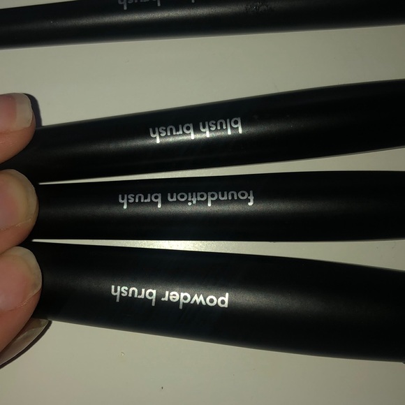 Brand-new makeup brushes - Picture 3 of 5